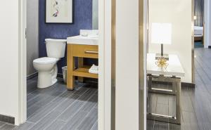 Half Bathroom - Presidential  